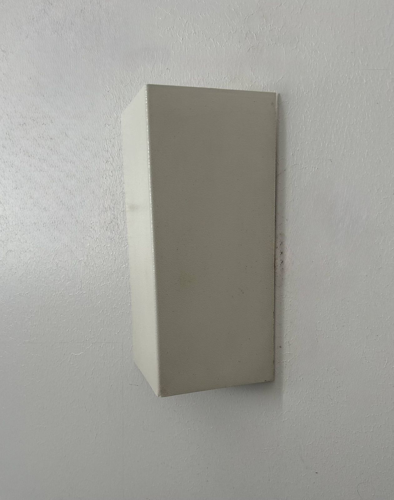 Pair Of Vintage Wall Lights, Matte White Metal, France 1970. photo vinterior