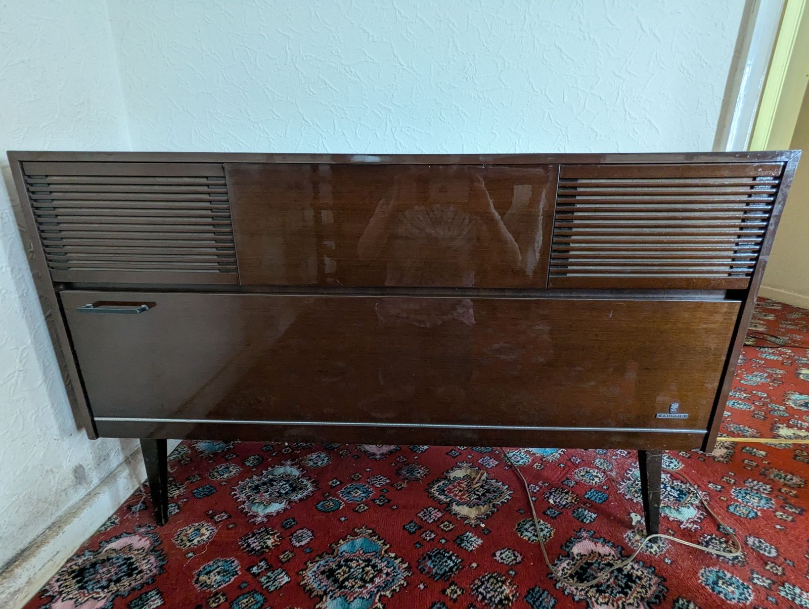 Grundig Sideboard With Turntable And Radio photo vinterior