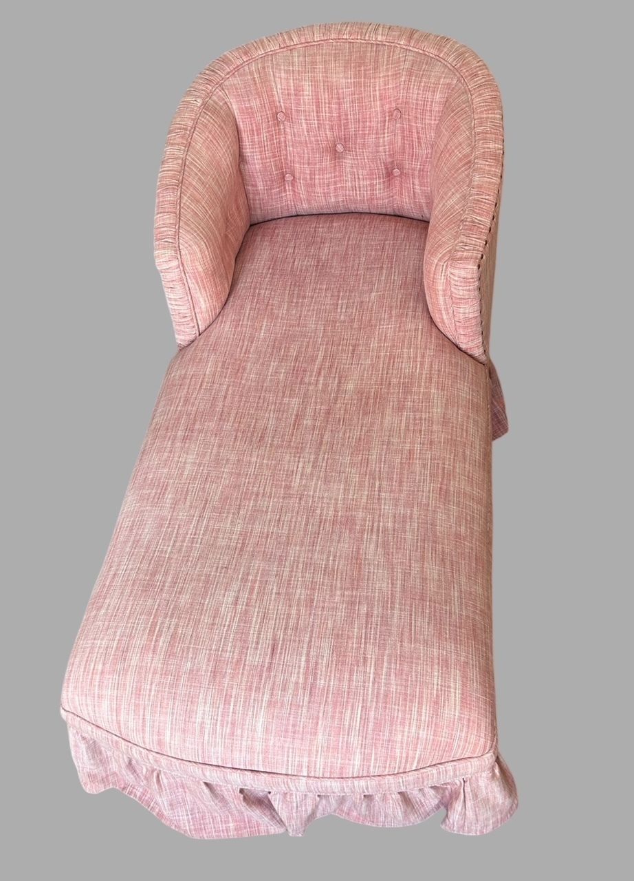 An American Style Chaise Longue In An Osbourne & Little Pink Linen photo for sale