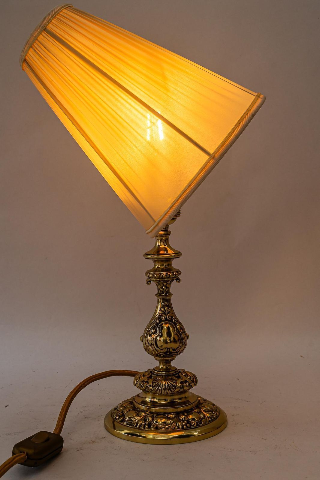 photo vintage Historistic Table Lamp With Original Cut Glass Shade Vienna Around 1890s