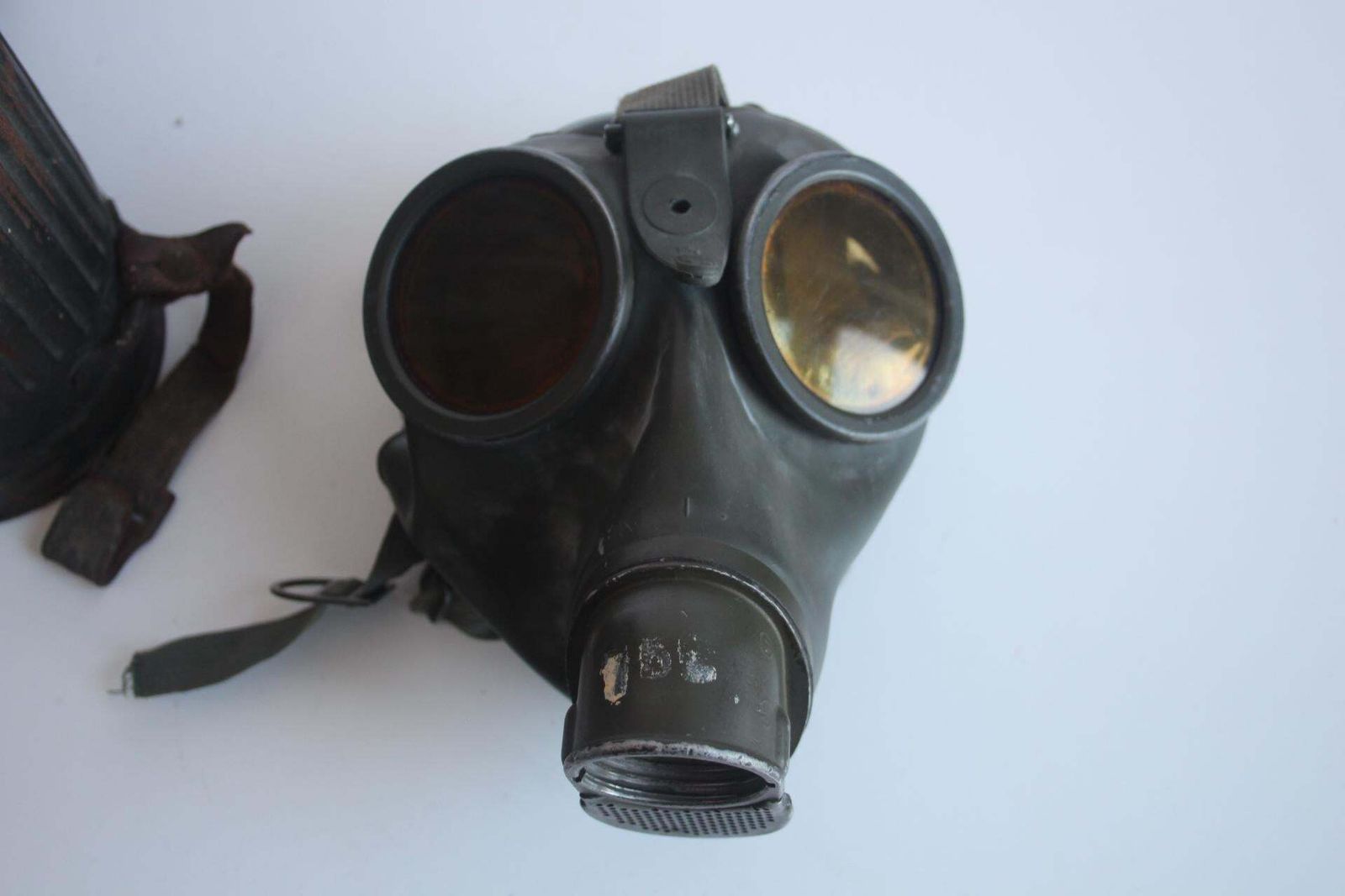 photo vinterior World War II Original Gas Mask With Nameplate And Soldier's Rank, Circa 1940