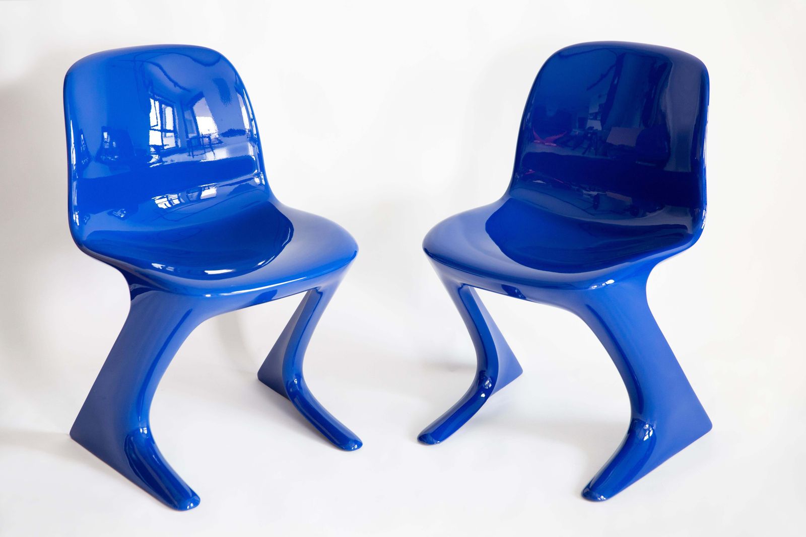 Set Of Two Mid Century Kangaroo Chairs And Table, Ernst Moeckl, Germany, 1968 photo vinterior