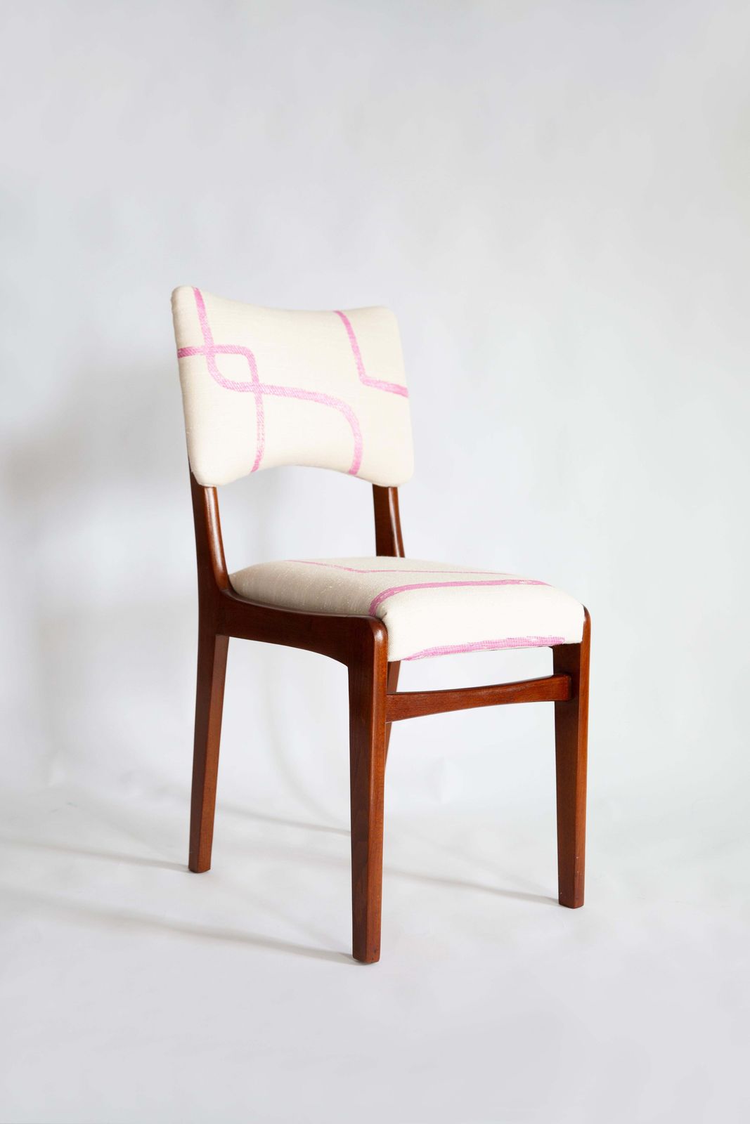 Mid Century Chair, Promenade Kafkaïenne Jacquard, Rajmund Halas, Poland, 1960s photo furniture