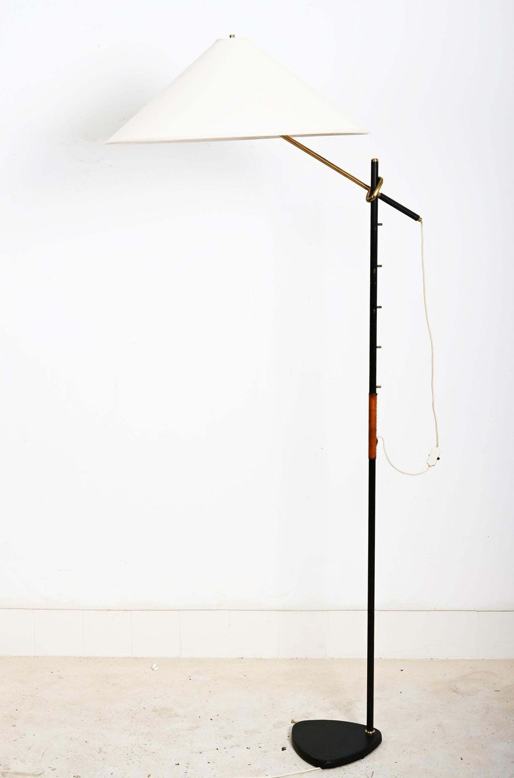 Kalmar Floor Lamp 'Pelican' Mod. 2097, Height Adjustable, Brass Black Iron, 1960 photo for sale
