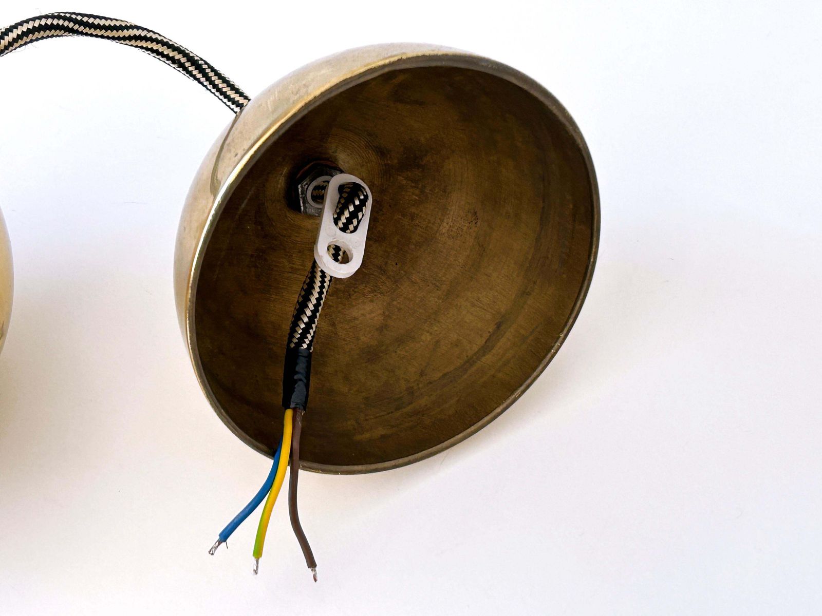 photo vinterior Rare Mid Century Pulley Diabolo Pendant Lamps By Vereinigte Werkstätten 1950s