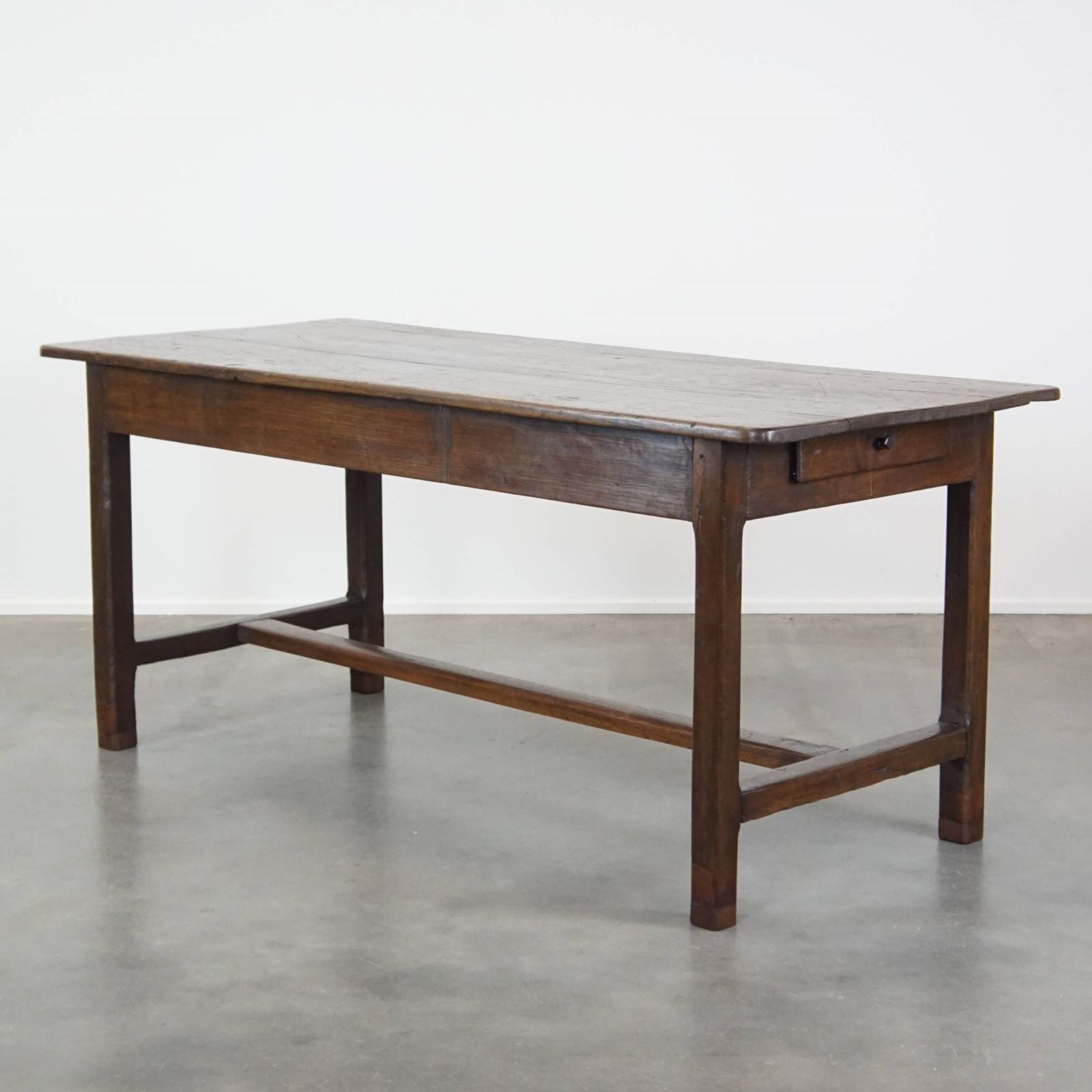 Stevige Antieke Franse Eettafel Uit Het Begin Van De 19e Eeuw, Van Eikenhout, Met 1 Lade
