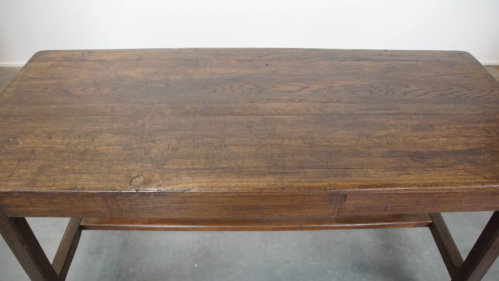 Stevige Antieke Franse Eettafel Uit Het Begin Van De 19e Eeuw, Van Eikenhout, Met 1 Lade photo buy