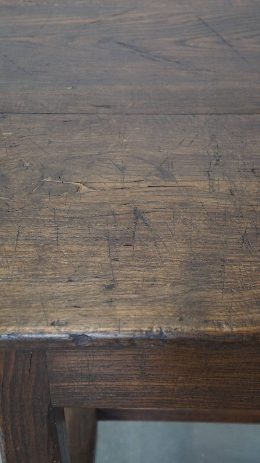 photo vinterior Stevige Antieke Franse Eettafel Uit Het Begin Van De 19e Eeuw, Van Eikenhout, Met 1 Lade