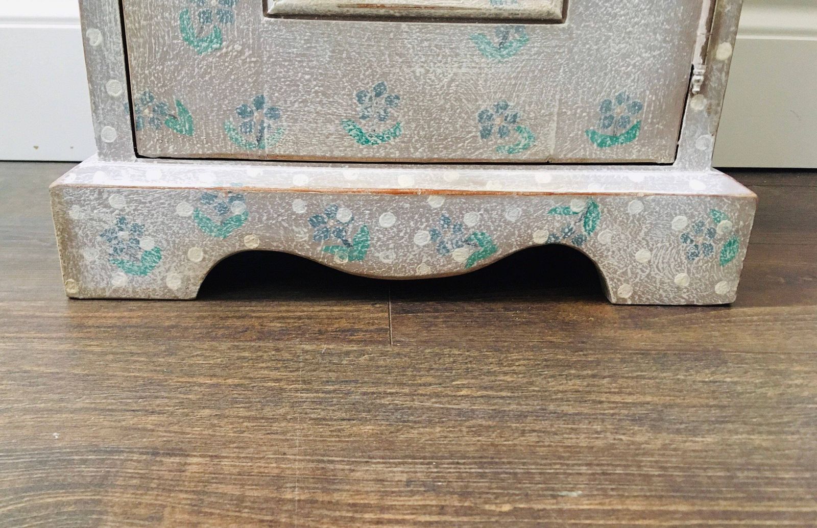 Sweet Hand Painted Provincial Style Bedside Table. Bathroom Cupboard. Folk Art Furniture Style. photo vinterior