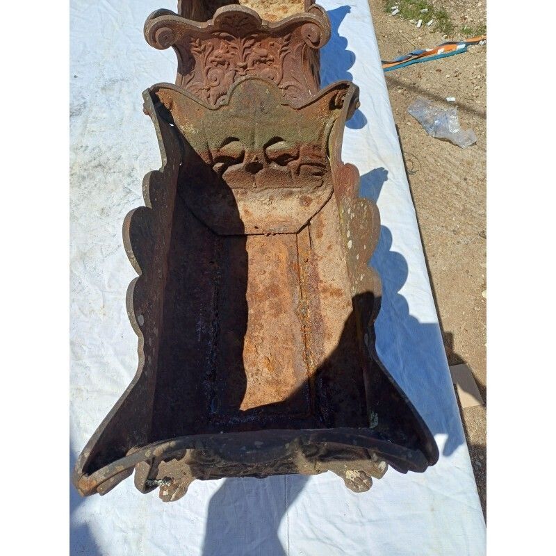 Pair Of 1900 Cast Iron Planters From Charleville Mézières In Rocaille Style photo 407.0