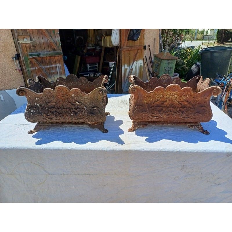 photo for sale Pair Of 1900 Cast Iron Planters From Charleville Mézières In Rocaille Style