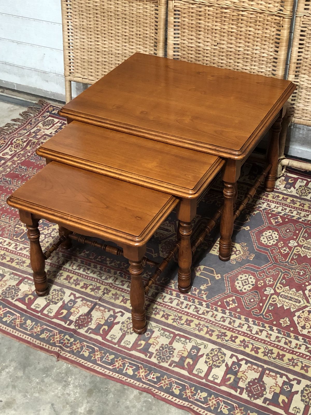 photo vinterior Handsome Vintage Nest Of Coffee Tables
