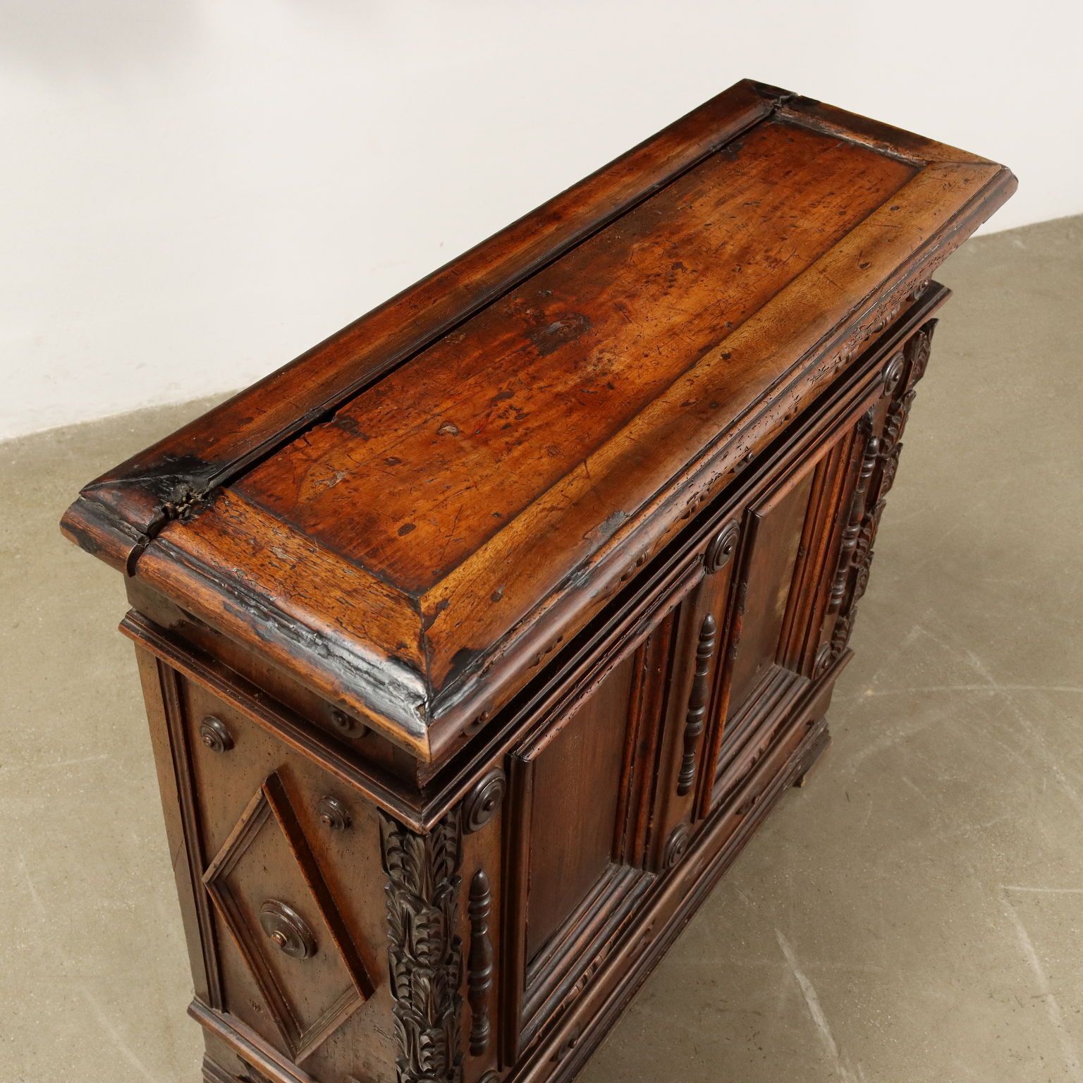 Baroque Chest Walnut Chestnut Italy XVIII Century photo for sale