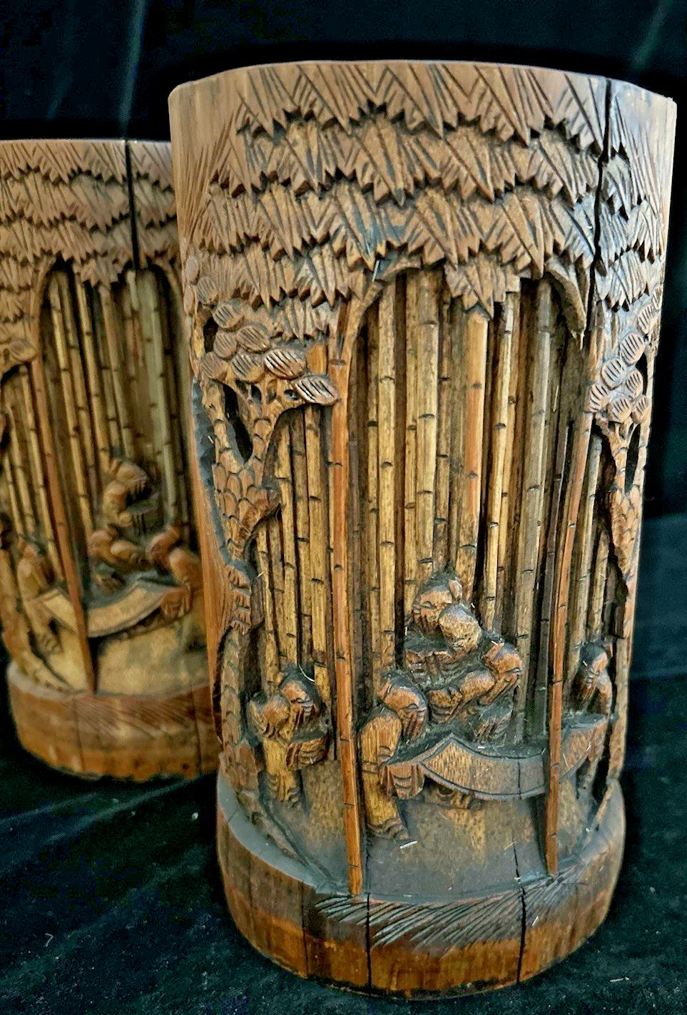 photo vinterior A Pair Large  Antique Carved Bamboo Chinese Brush Pots