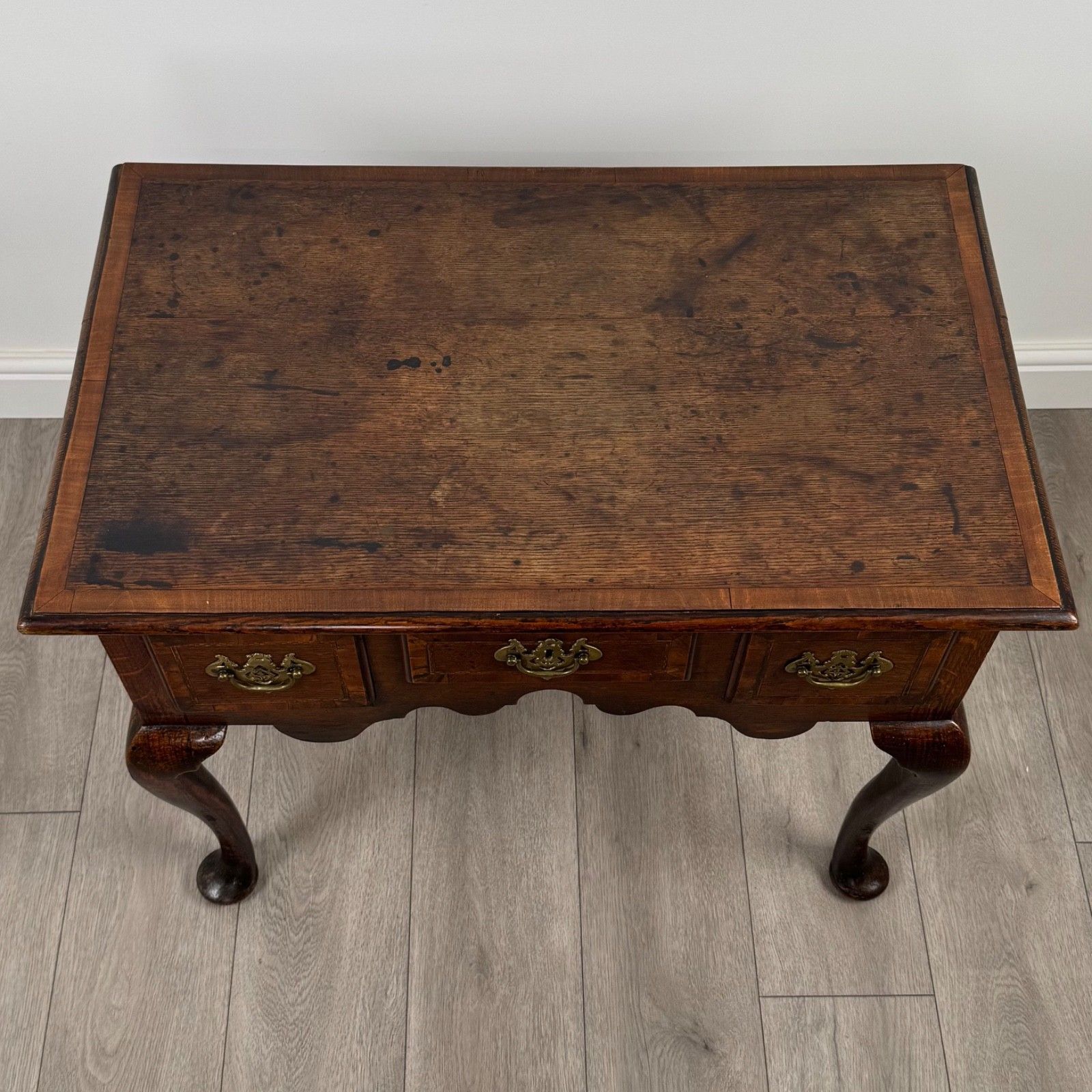 photo furniture Antique 18th Century Fine Quality Lowboy Writing Table In Oak