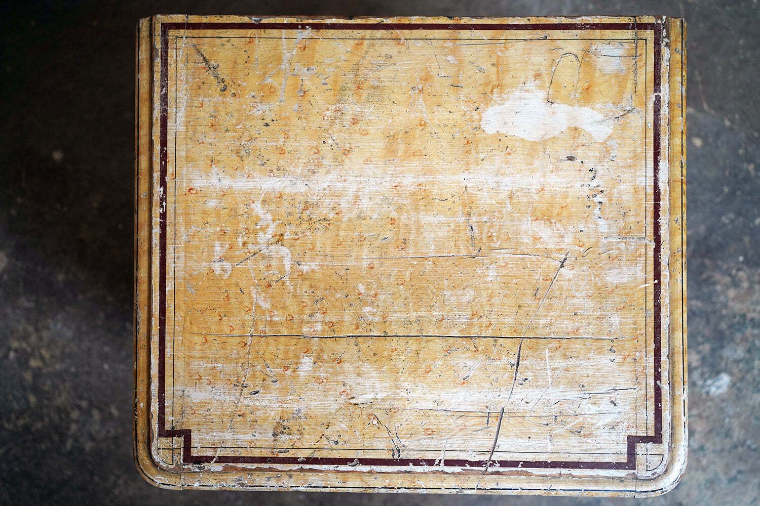 An Early Victorian Birdseye Maple Simulated Painted Pine Commode C.1840 50 photo vinterior