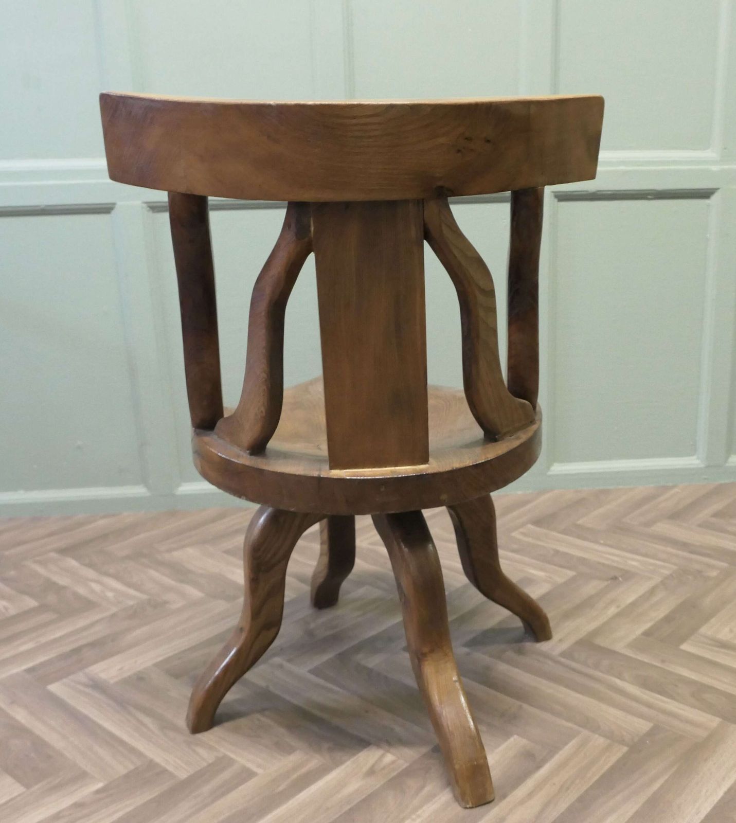 A Swivelling Elm Office Chair Or Desk Chair photo 834.0