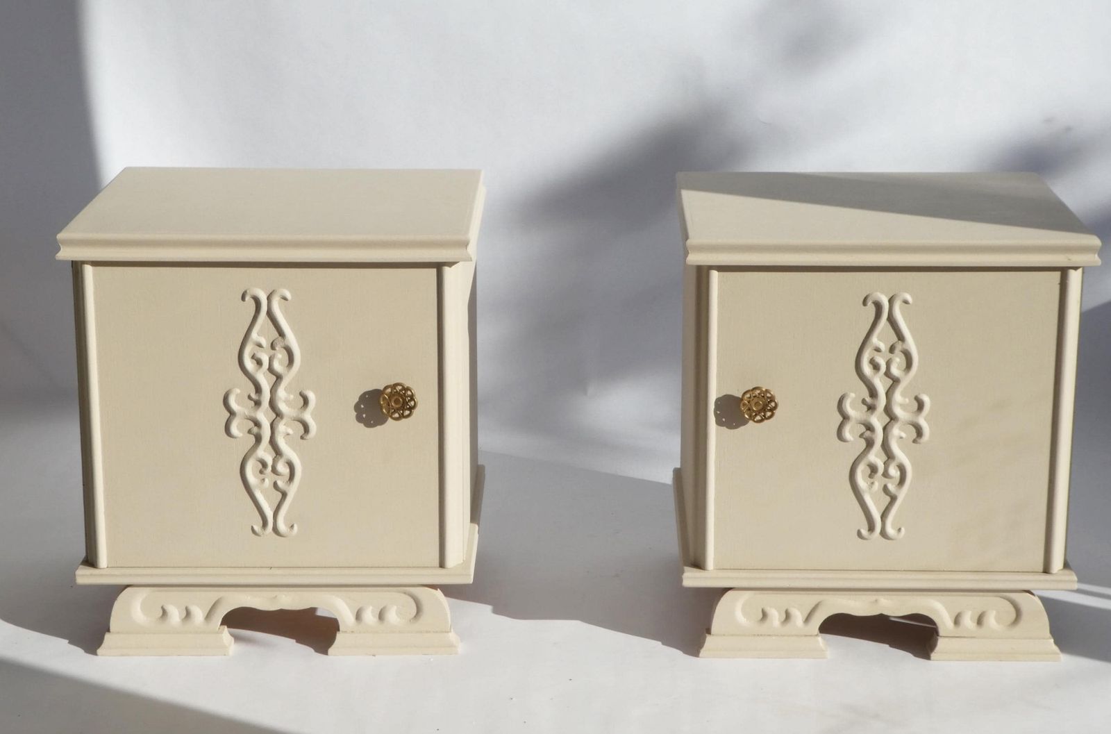 Antique Shabby Chic Pair Of Nightstands, Set Of Art Deco Ivory Wooden Bedside Tables With Carved Details And Brass Knobs photo furniture