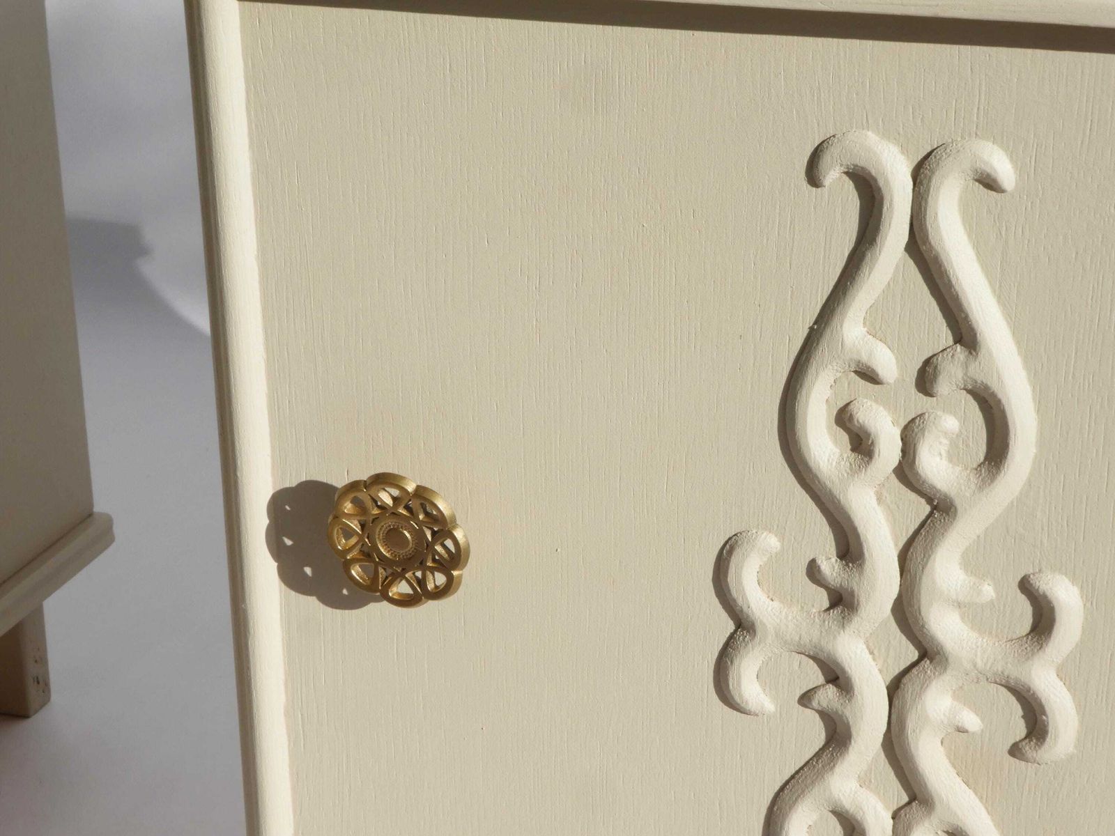 photo furniture Antique Shabby Chic Pair Of Nightstands, Set Of Art Deco Ivory Wooden Bedside Tables With Carved Details And Brass Knobs
