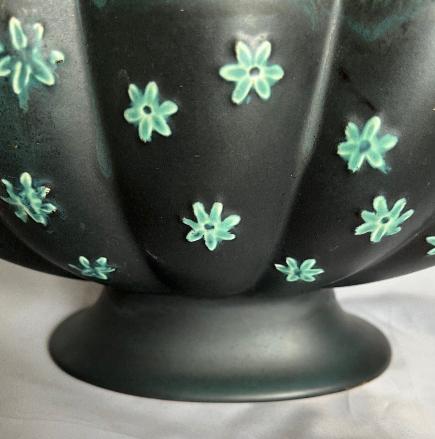 1950’s Beswick Mantle Vase Designed By Kathi Urbach #1593. Black/Green photo for sale