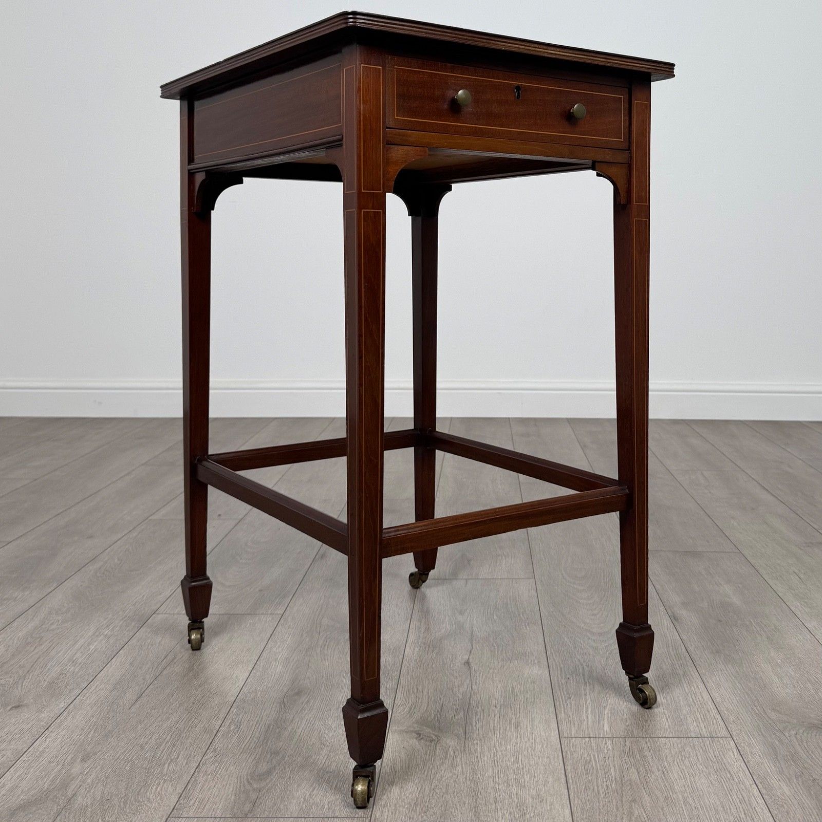 Antique 19th Century Good Quality Side Table In Mahogany photo vintage