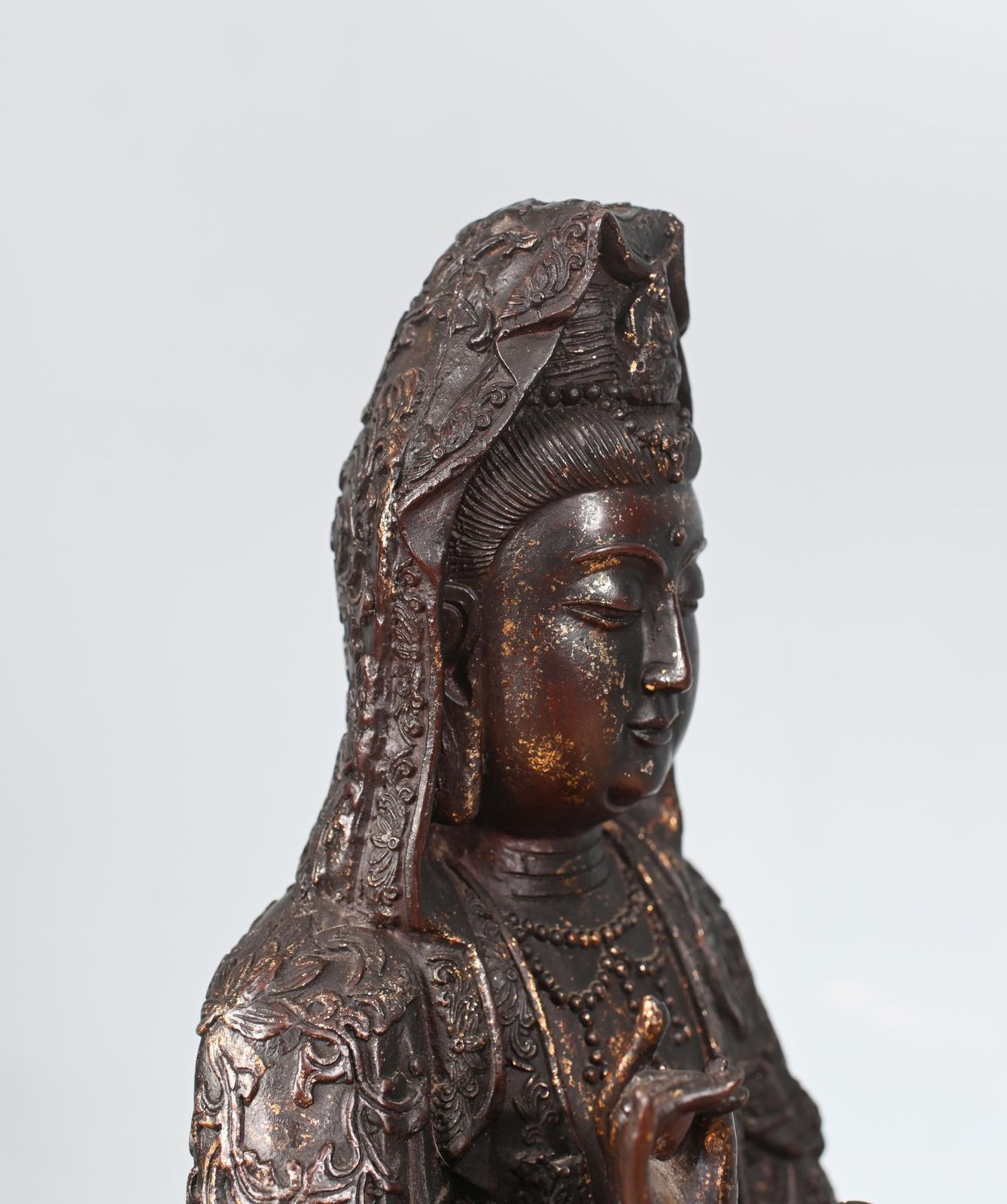 photo furniture Antique Bronze Buddha Statue Guanyin Kwan Yin Bodhisattva Of Compassion Sculpture