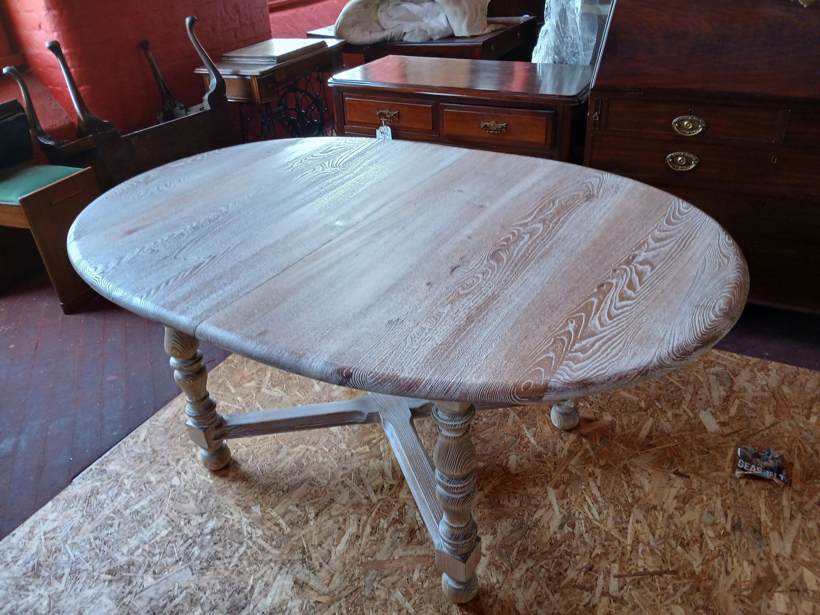 photo vintage A Turned Leg Cross Stretcher Base Drawer Leaf  Cerused Elm Refectory Table, 1950s, In A Driftwood White Modernity Finish