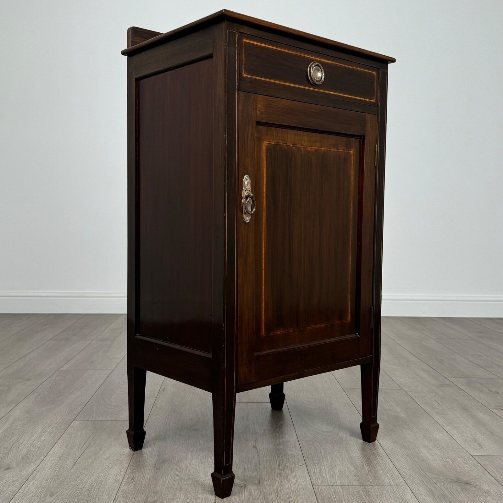 photo furniture Antique 20th Century Inlaid Cabinet In Mahogany