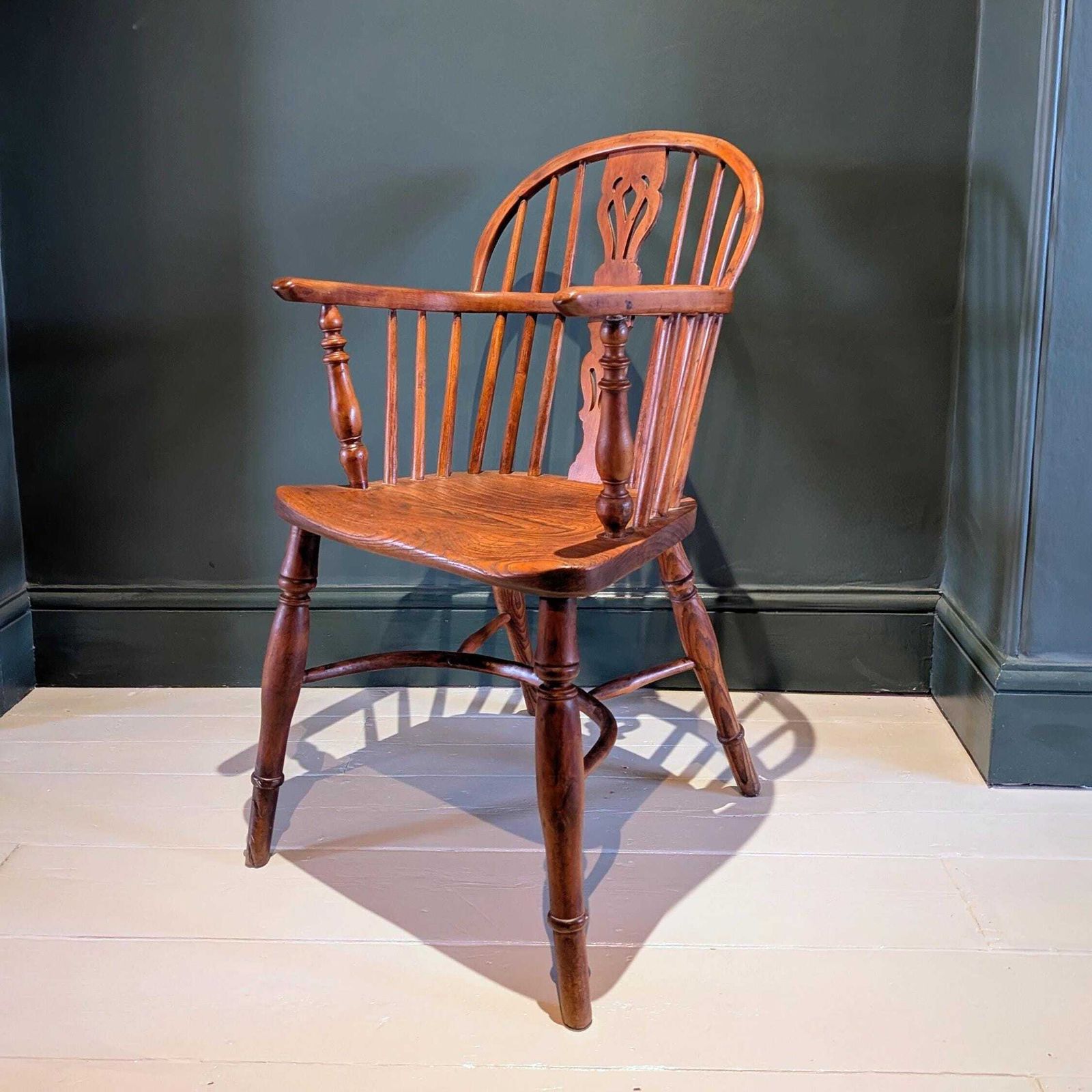 A Handsome Antique Georgian Yew Wood & Elm Windsor Chair Armchair C1820 photo furniture
