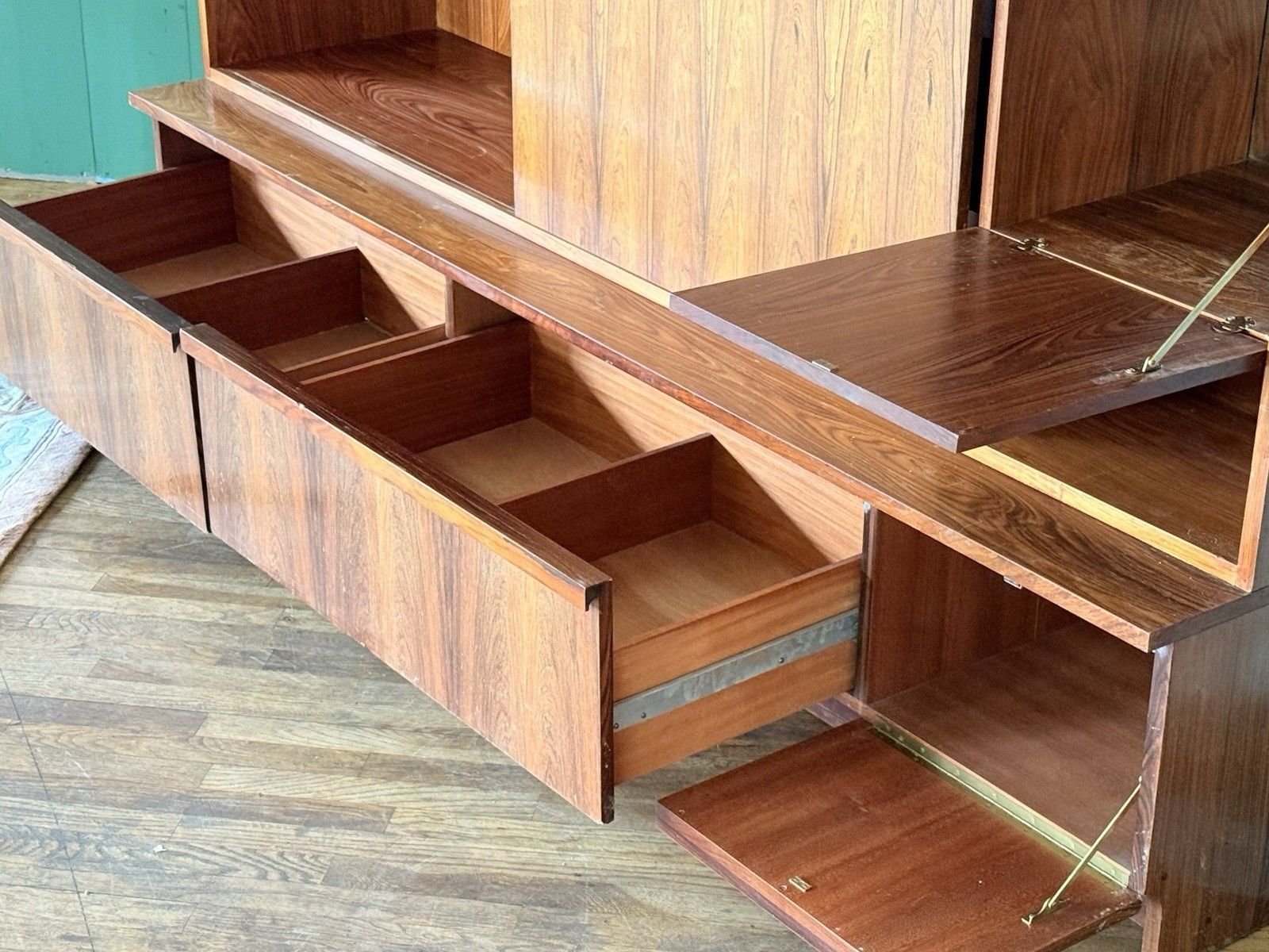Mid Century Modern Robert Heritage For Archie Shine Wall Unit Retailed By Heals photo 1250.0