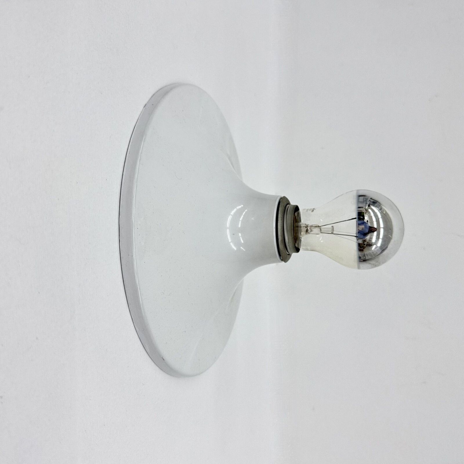Mid Century Design Wandlamp Van Wit Aluminium Met Schijfvorm, Jaren 1970
