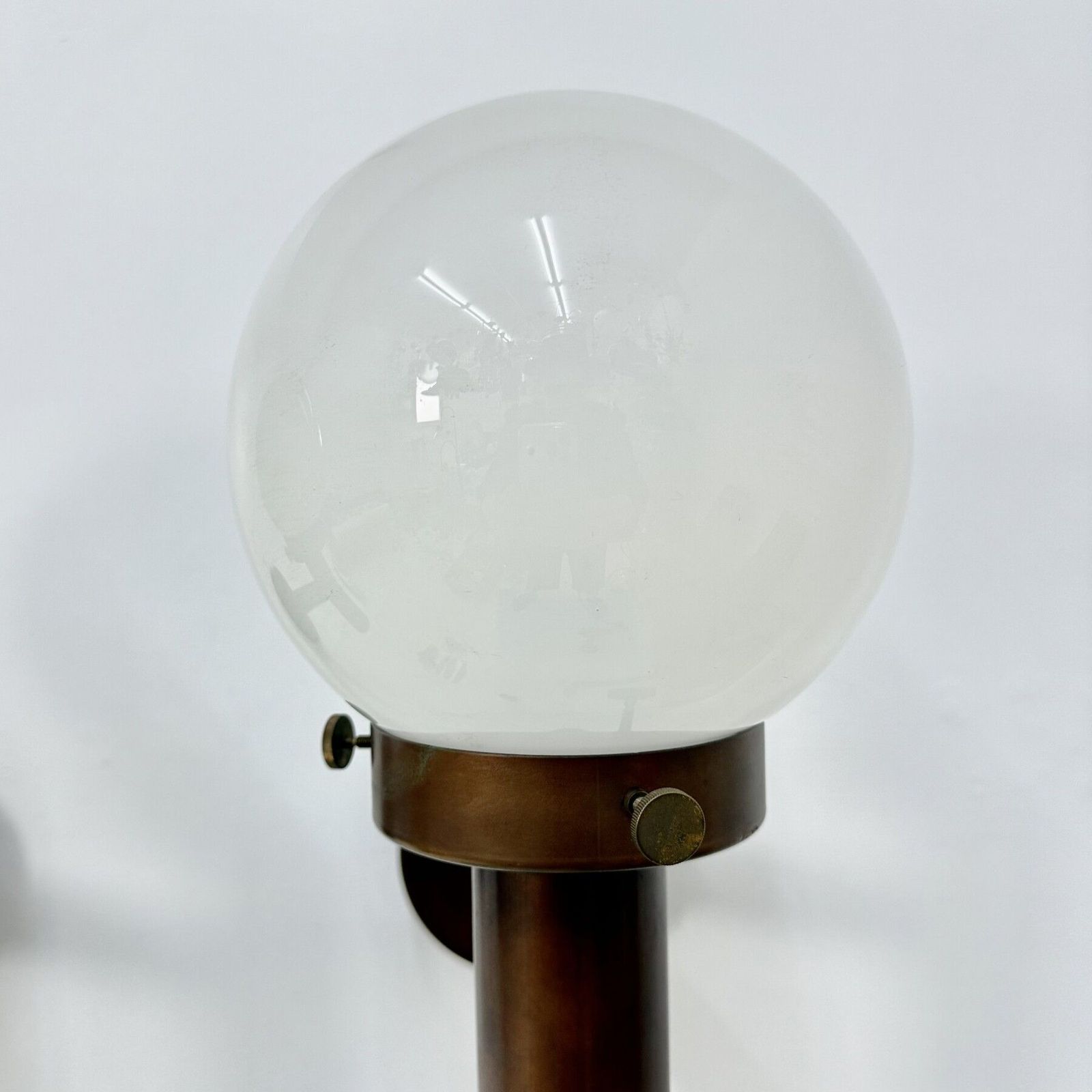 photo vintage Set Of 2 Globe Glass Wall Lamps Sconces By Lisa Pape Sweden , 1970s