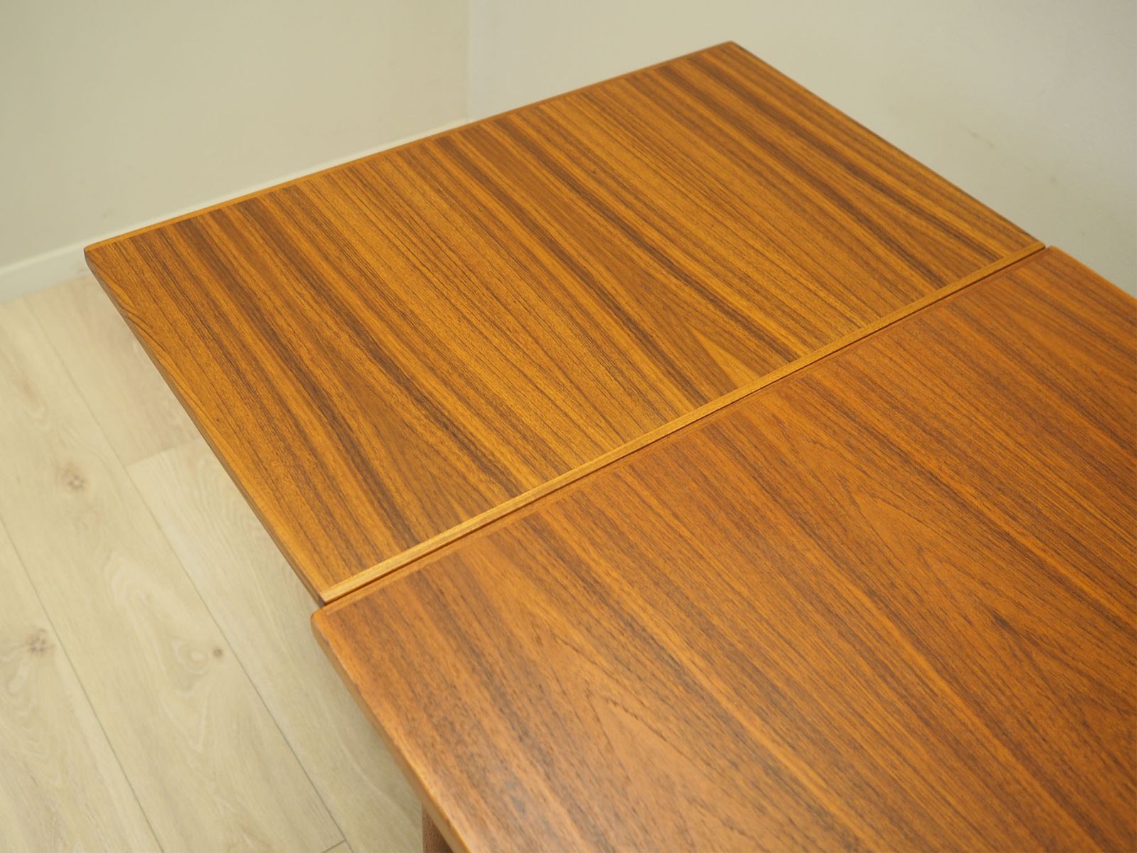photo vintage Teakhouten Tafel, Deens Design, Jaren 1960, Geproduceerd In Denemarken