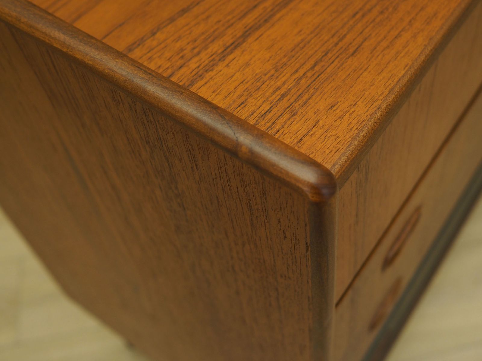 photo for sale Teakhouten Kaptafel, Deens Design, Jaren 1970, Vervaardigd In Denemarken