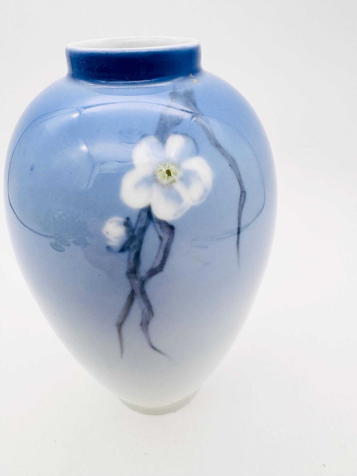 Royal Copenhagen Vase Cherry Blossom And Dragonfly Blue Posy Vase photo 72.0