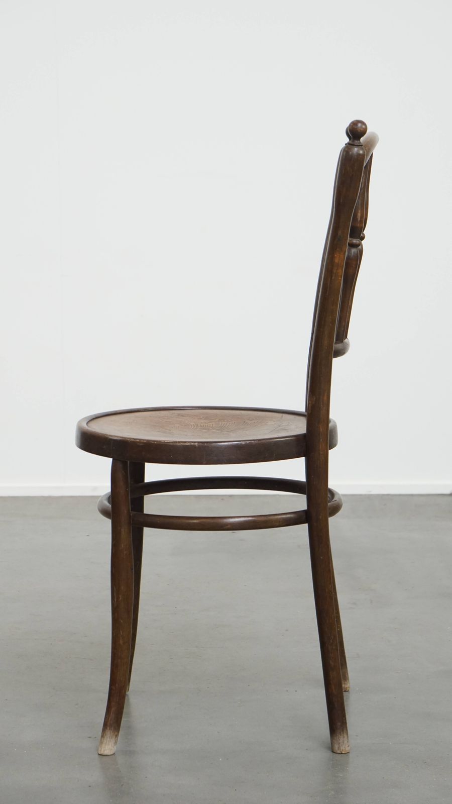 Charming, Very Elegant Bistro Chair In The Style Of Thonet With Beautiful Carvings In The Seat. photo 73.0