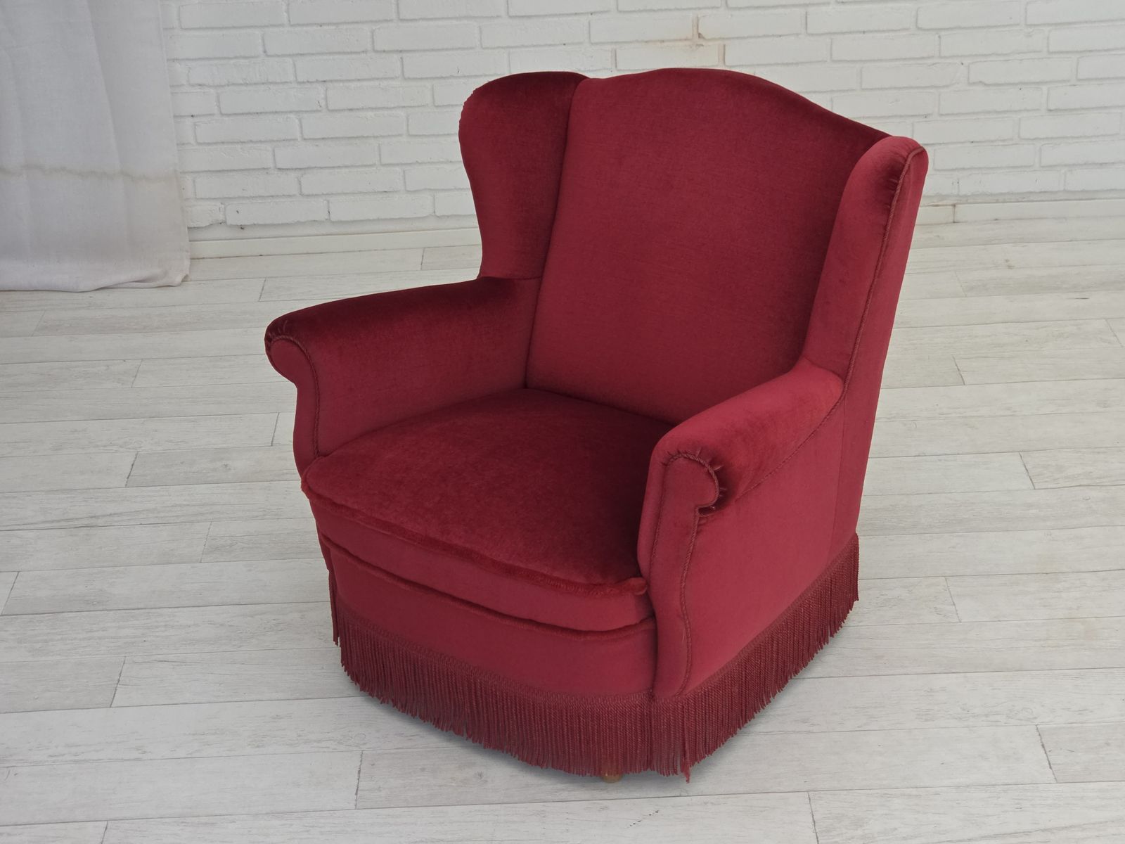 photo vinterior 1960s, Danish Armchair, Red Furniture Velour, Beech Wood Legs.