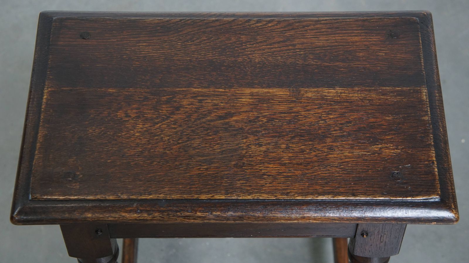 Charming And Timeless Antique English Stool/Joint Stool/Side Table From The 18th Century With Elegant Legs photo vinterior