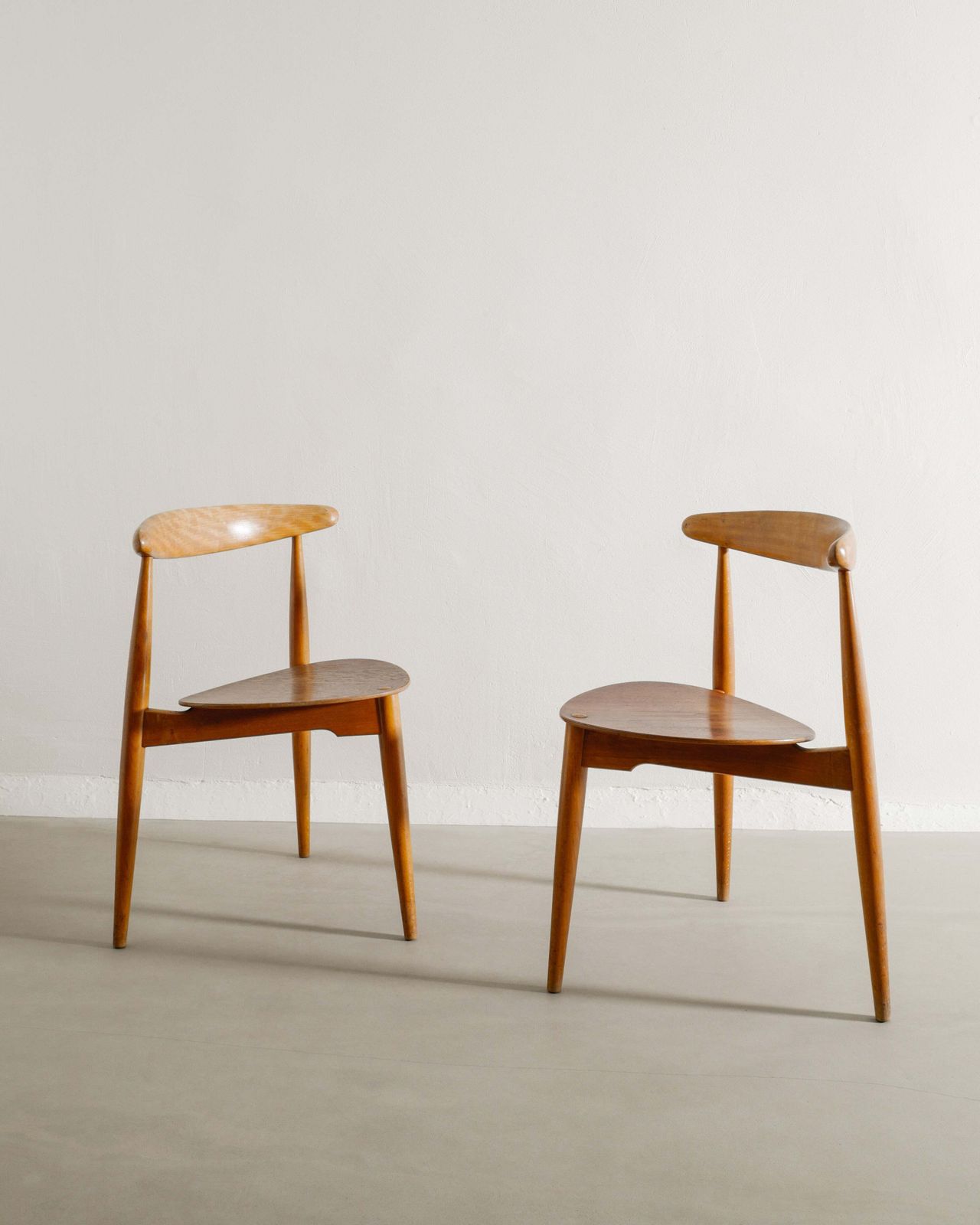 Set Of Eight Danish Mid Century Wooden "Heart" Dining Chairs In Oak & Teak By Hans J Wegner For Fritz Hansen, 1950s photo furniture