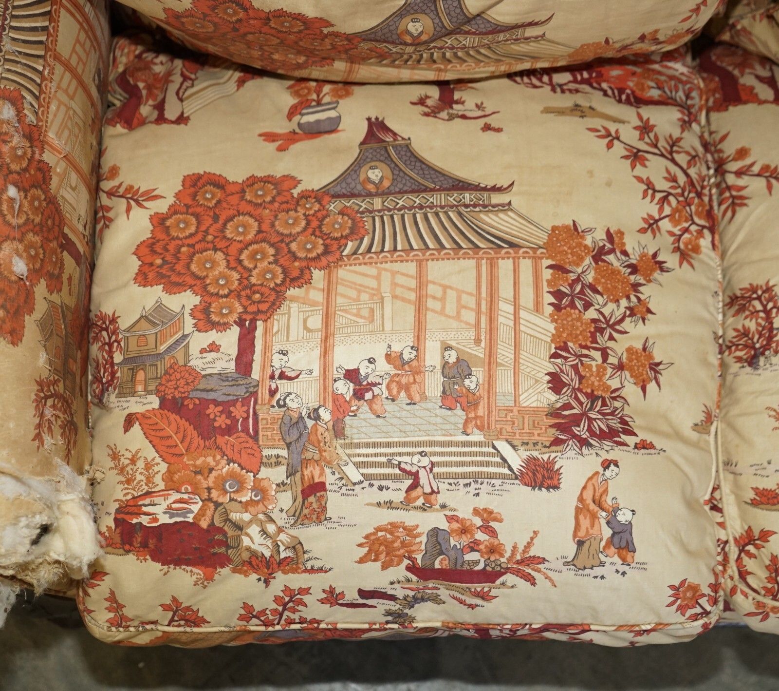 Antique Howard & Sons Aesthetic Movement Sofa Claw & Ball Feet Chinoiserie Fabic photo vintage