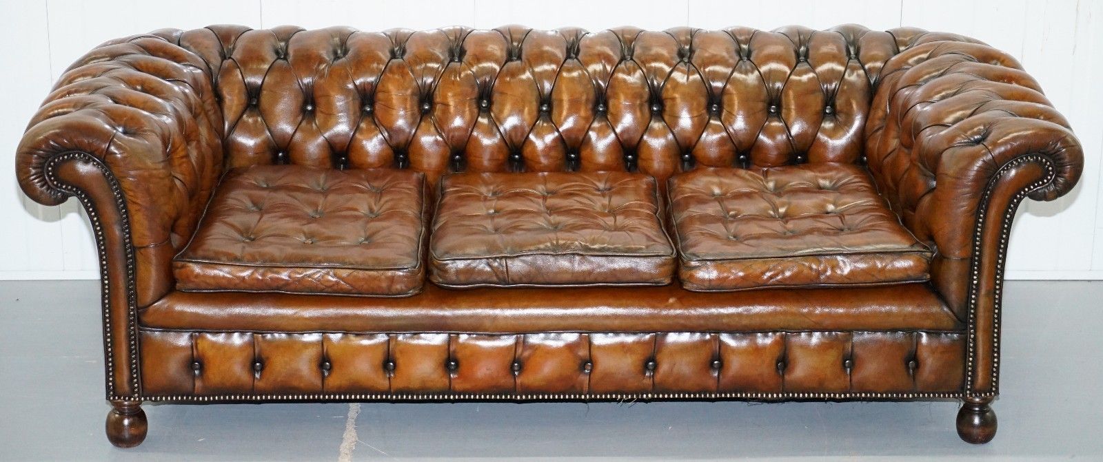 Fully Sprung Thomas Chippendale Restored Aged Brown Leather Chesterfield Sofa photo furniture