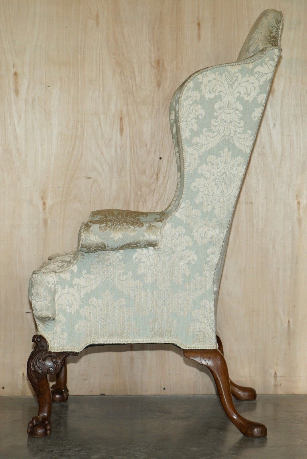 5750.0 Antique 1840 Museum Quality Claw & Ball Carved Feet Wingback Very Large Armchair photo