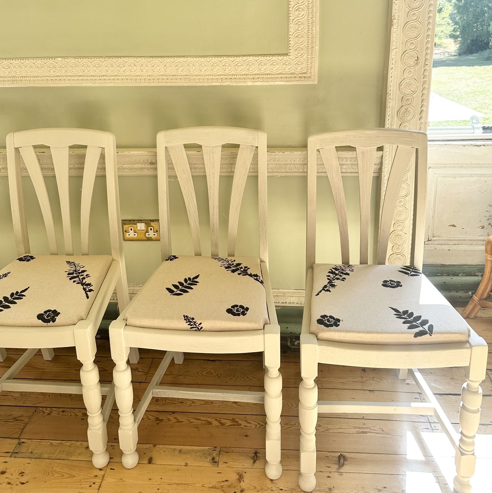 Upholstered Vintage 1920s Dining Chair Set Of 4 In Hand Illustrated Linen Print photo 345.0