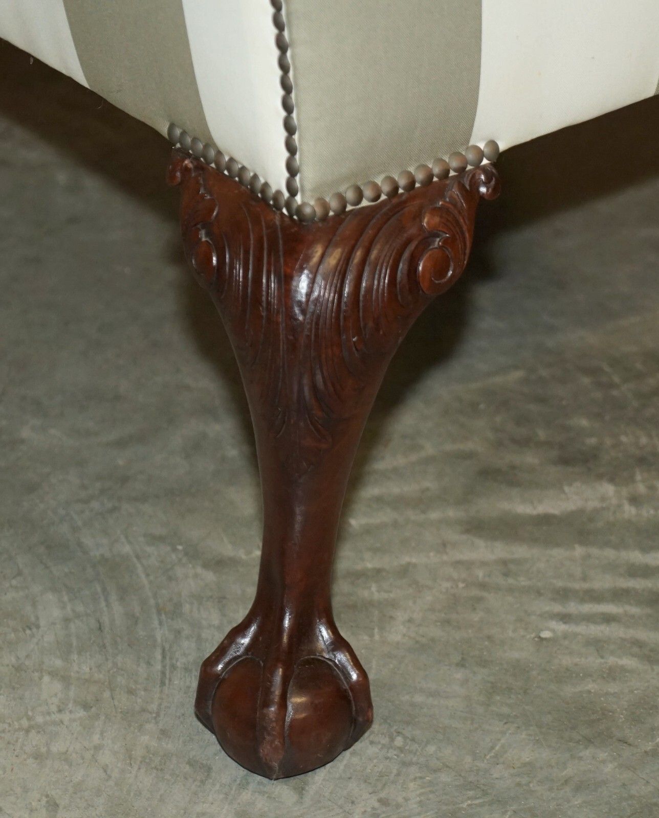 photo vinterior Antique Victorian Pair Of Claw & Ball Feet Hand Carved Walnut Club Armchairs