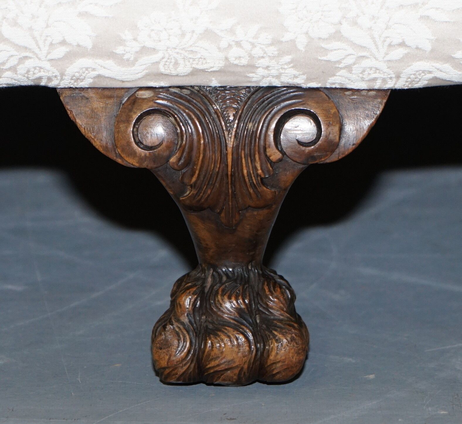 Rare Victorian Damask Upholstery Walnut Carved Lion Paw Feet Sofa Armchair Suite photo buy