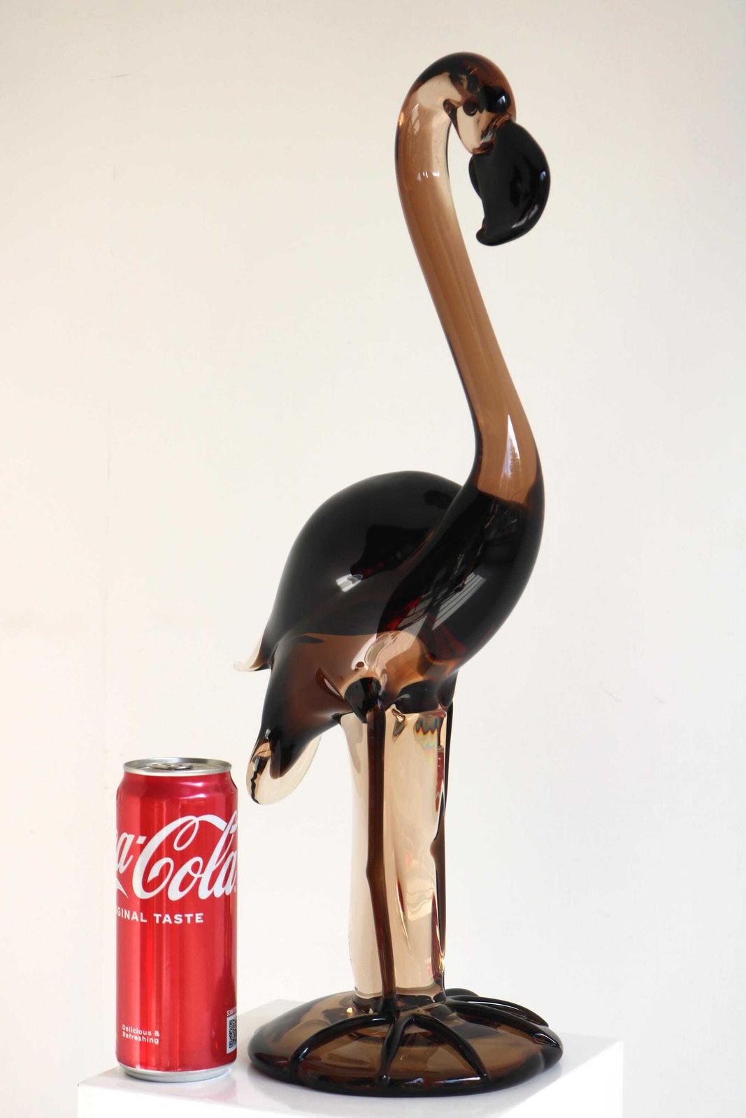 photo for sale Murano Glas Flamingo Sculptuur Gesigneerd ''Bottaro Murano" Mid Century Italiaans Kunstglas Vogelfiguur Hollywood Regency "19.3 In"