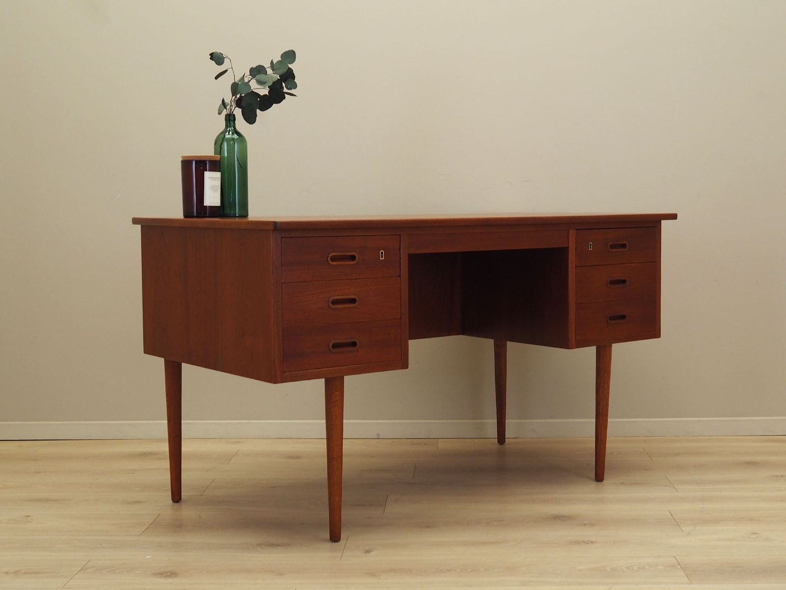 Teak Desk, Danish Design, 1960s, Manufactured In Denmark photo vinterior