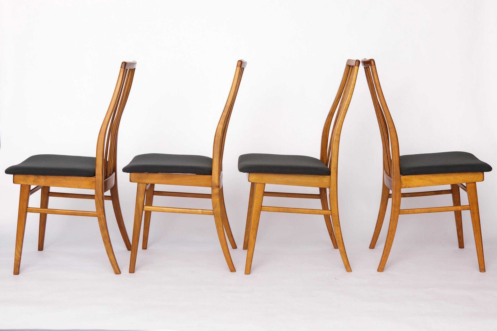 Set Van 6 Vintage Duitse Eetkamerstoelen – Mid Century Beukenhouten Stoelen Ca. Jaren 1960/1970, Opnieuw Bekleed Met Donkerbruin Stof photo Meubels