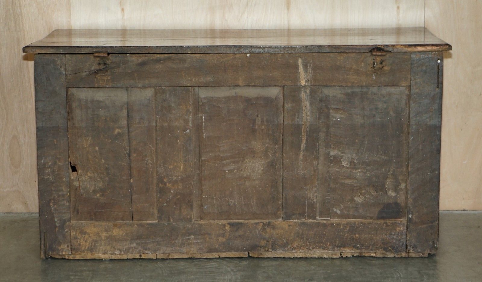 photo furniture 1642 Dated Charles I / Jacobean Hand Carved English Oak Coffer Linen Chest Trunk