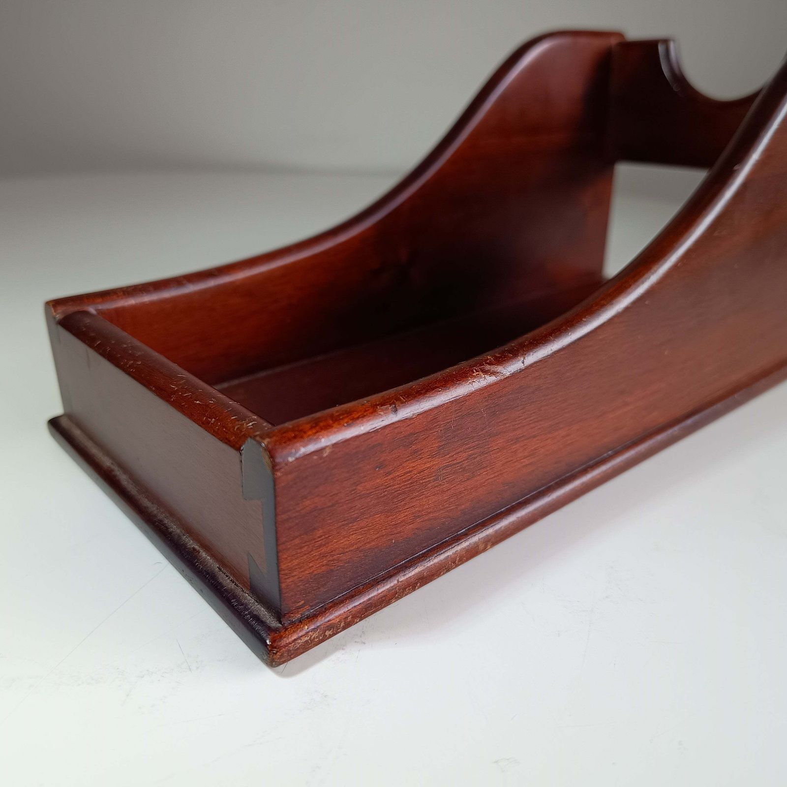 English Late Victorian To Edwardian Mahogany Veneered Wine Bottle Cradle Single Bottle Holder, Good Quality Half Blind Dovetail Joints, Georgian Style photo vintage
